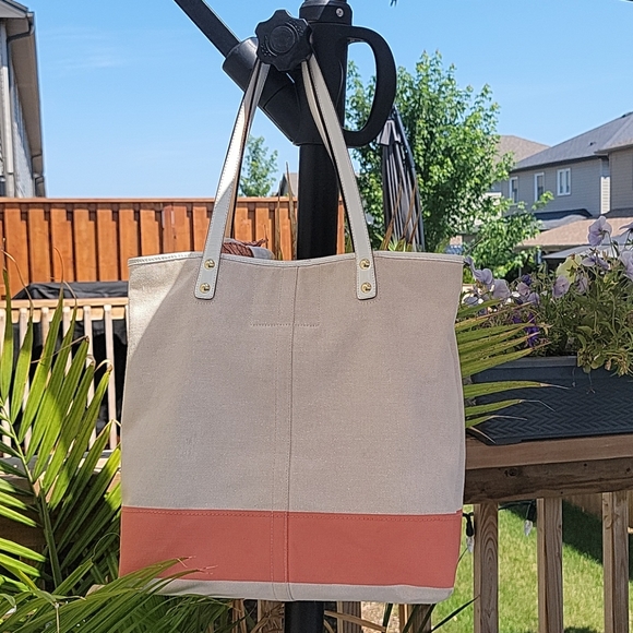 Coach umbrella theme canvas prints Beach tote bag - Picture 3 of 8